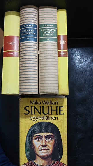 Kirjaklassikko SINUHE, Kotiopettajattaren romaani ym.
