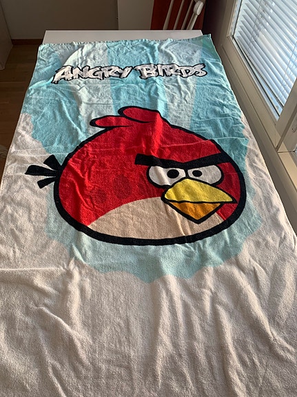 Angry Birds kylpypyyhe punainen lintu