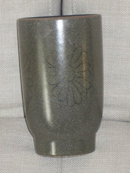 Arabia kukkamaljakko korkeus 15,5 cm ja suuaukko 9 cm
