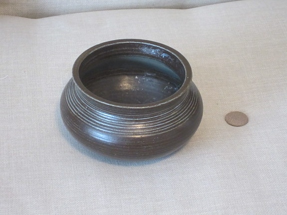 Arabia Anita Hallama ruukku korkeus 10 cm ja suuaukko 14 cm