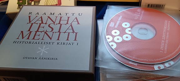 Vanha Testamentti äänikirja 13 osa kirjat 1. Satuaarteet