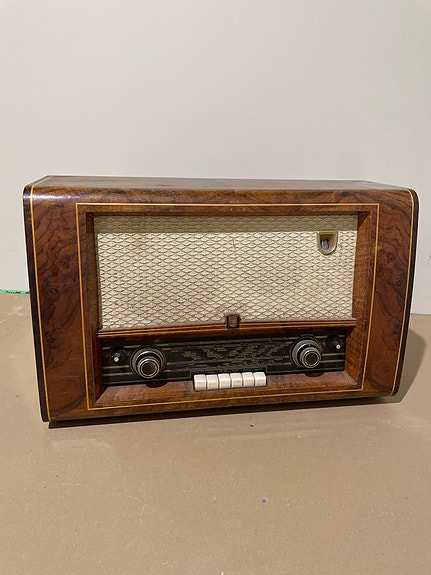 Vanha Philipsin radio