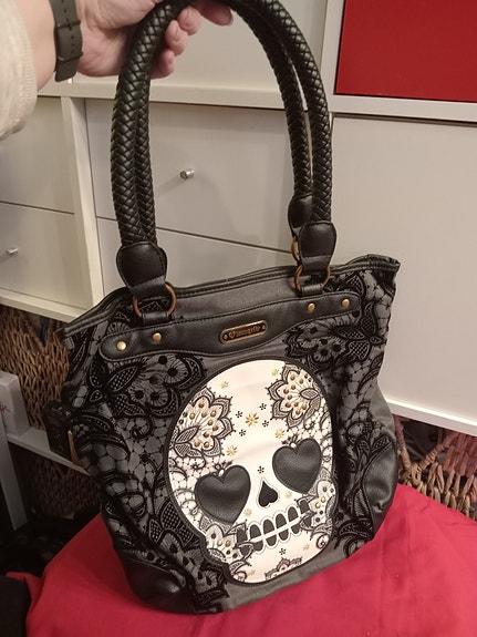 Laadukas Loungefly sugar skull laukku ja lompakko