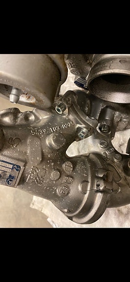 Turboahdin henkilöautoon mb moottori koodille om651.924