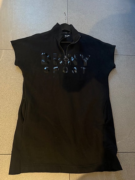Upea musta DKNY sport lyhythihainen mekko M + bonustuote