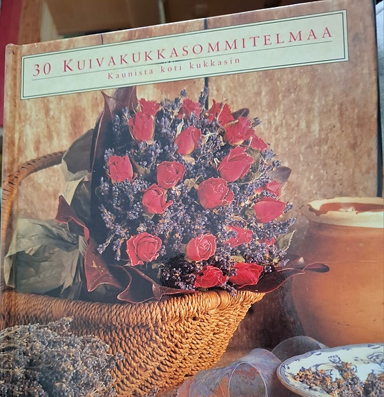 Kuivakukka asetelmat