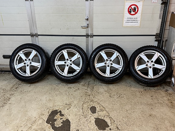 235/55 R18  nokian nasta renkaat, vw , audi, skoda vanteet
