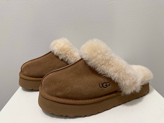 UGG talvikengät DISQUETTE Tohvelit chestnut koko 39/40