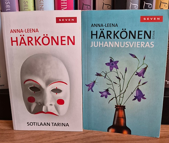 Anna-Leena Härkönen: Sotilaan tarina & Juhannusvieras
