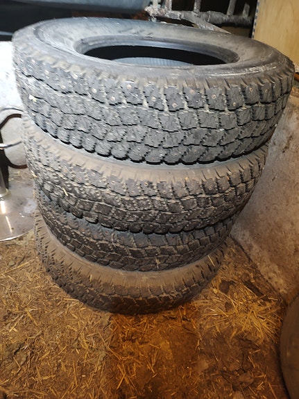 Maasturin/4x4 pickup/nastarenkaat 16" C