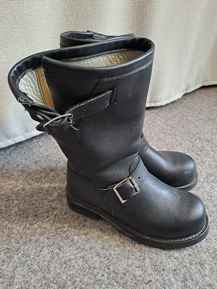 Boot Factoryn Biker bootsit