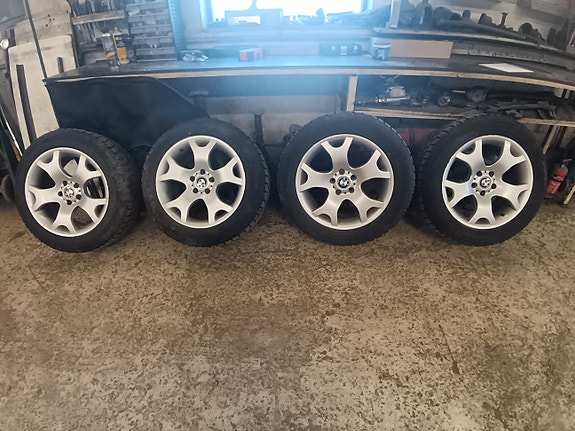 BMW X5 E53 Style 63 Vanteet ja renkaat.