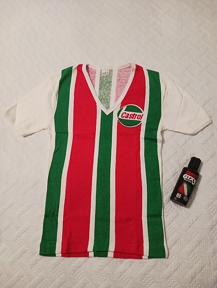 Castrol t-paita ja shampoo