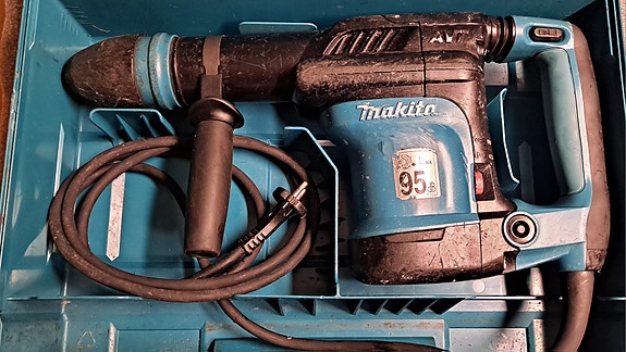 Makita HM0871C AVR