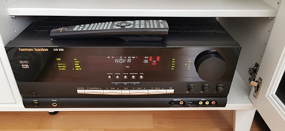 AVR 3000 kotiteatteri viritinvahvistin