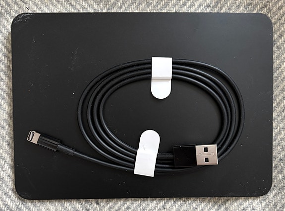 Apple Lightning-kaapeli musta