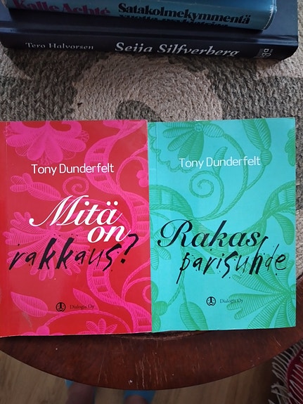 Tony Dunderfeltin kirjat