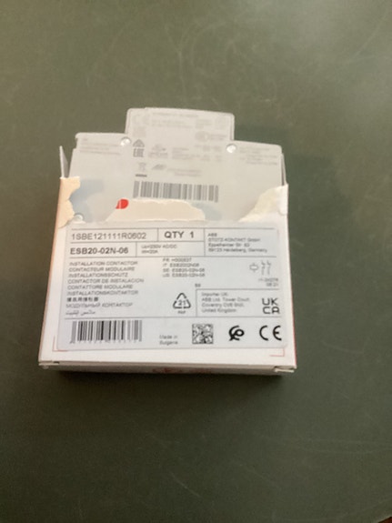 ABB hurinaton 2 x sulkeutuva yksivaihekontaktori (230V / 20A)