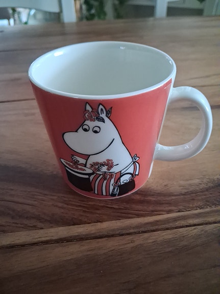 Muumimuki Muumimamma ja marjat