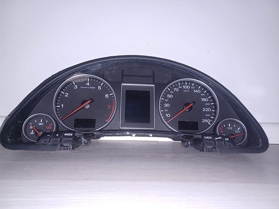 Audi A4 B6 mittaristo
