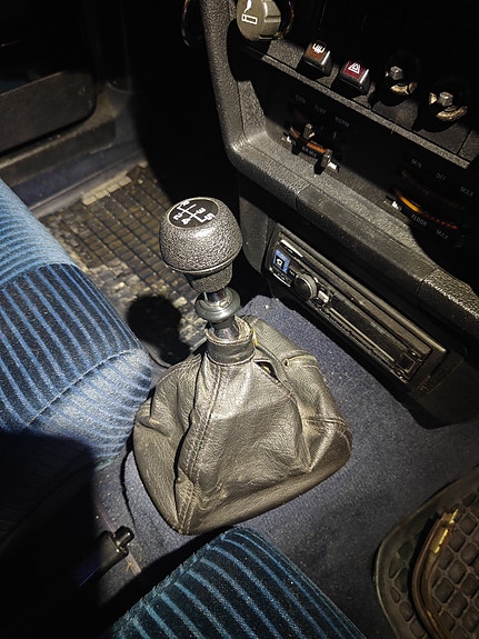 Volvo 240 740 940 vaihdekepin nuppi