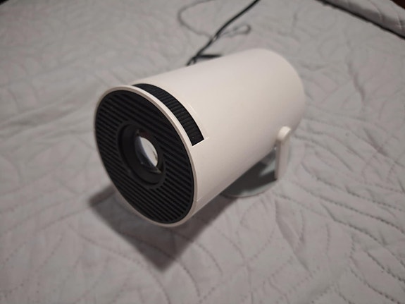 Projektori / Projector