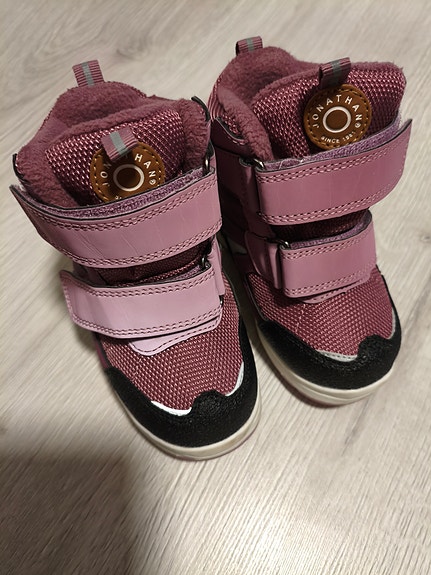 Talvikengät koko 24