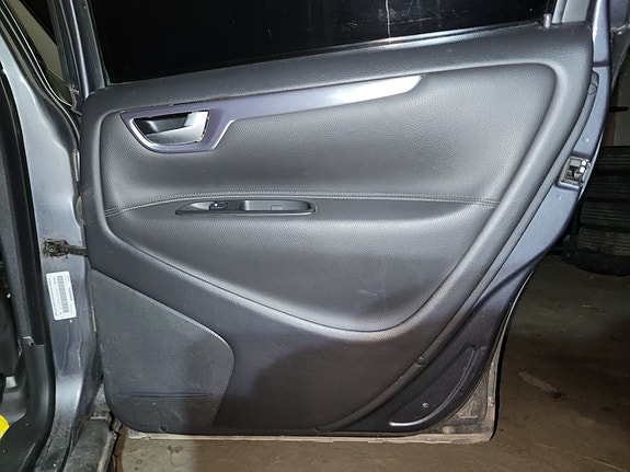 Volvo V70 takaovet