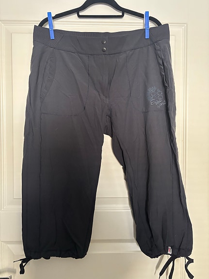 Esprit Sports uudet naisten housut koko 42 tumman harmaat