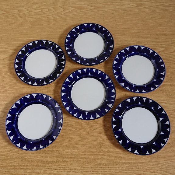 Arabian Sotka pullalautaset