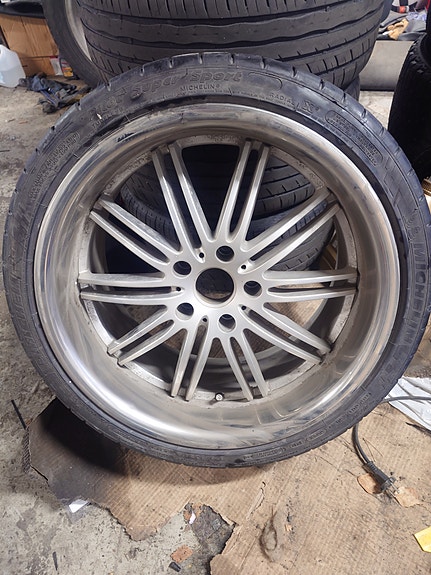 BMW 19" huulivanne.