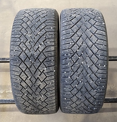 Käytetyt 225/55R17 Continental kitkarenkaat 2kpl