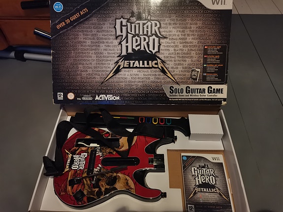 Guitar hero Metallica alkuperäisessä laatikossa wii