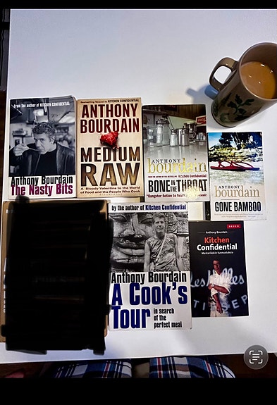 Anthony Bourdain englanninkieliset kirjat kirjapaketti