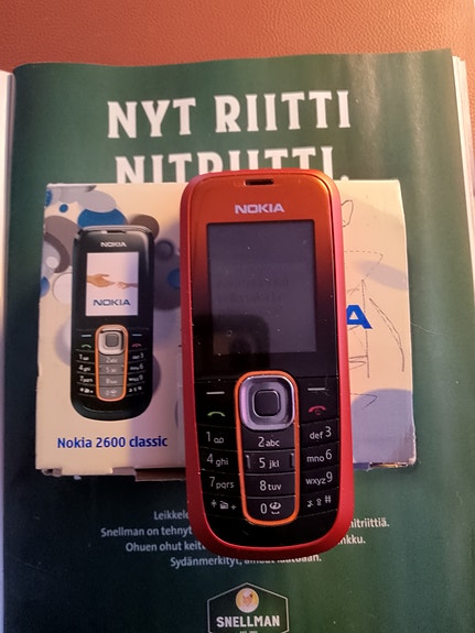 Vanha Nokian perus puhelin