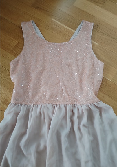 Vero moda mekko paljeteilla, väri shampanja, koko 38