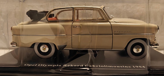 Pienoismalli Opel Olympia Rekord Cabriolimousine 1954 1/24