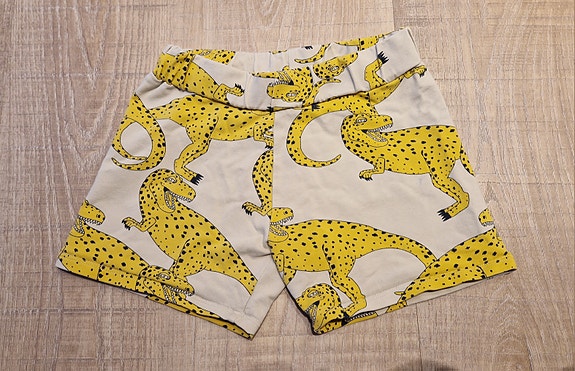 Mini Rodini shortsit 104/110