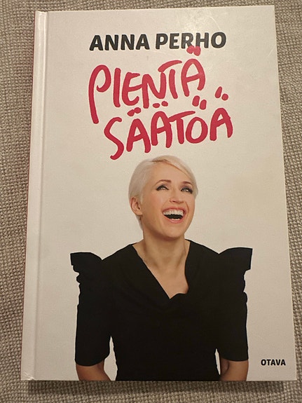 Anna Perho Pientä säätöä kirja