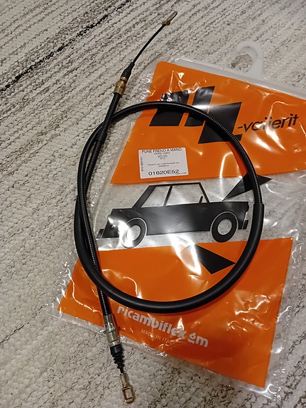 Volvo 340,345,440/460 ja S40/V40 kytkin-käsijarruvaijerit