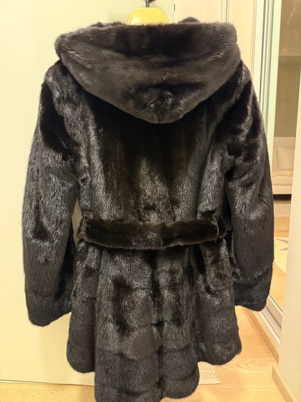 Minkkiturkki,musta,Mele 1880,Italy,muodikas, 83 cm,kääntöturkki,S/36