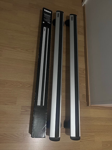 Thule kattotelinepaketti: jalustat + telineet