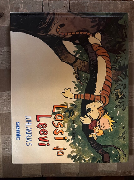 LASSI JA LEEVI JUHLAKIRJA 5 BILL WATTERSON ISBN 951-876-509-X