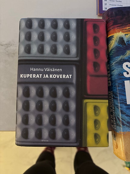 Hannu Väisänen Kuperat ja koverat kirja