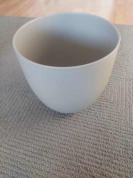 Iso kukkaruukku