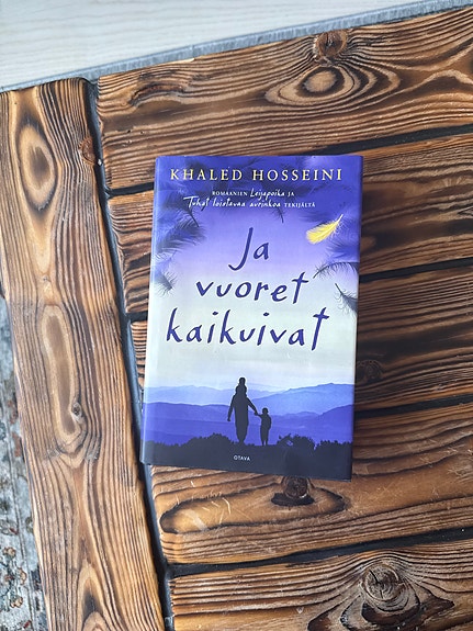 Khaled Hosseini Ja vuoret kaikuivat