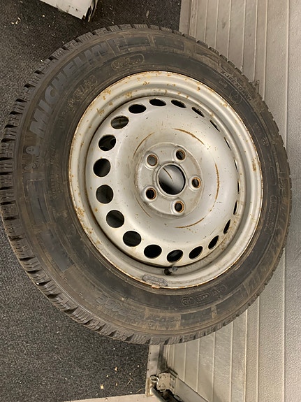 VW Transporter T5 peltivanteet nastarenkailla