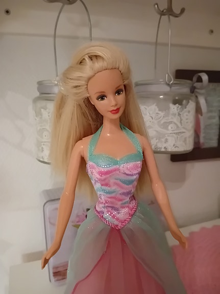 Barbie nukke ihana prinsessa niskaleima 1991