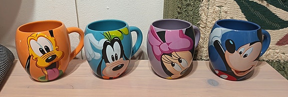 Isot disney mukit 4kpl