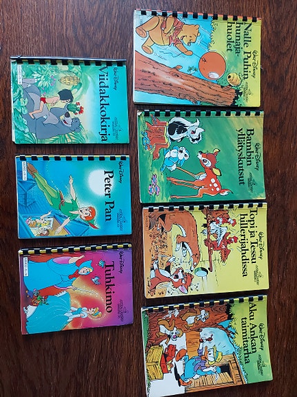 Walt Disneyn kirjoja 7 kpl